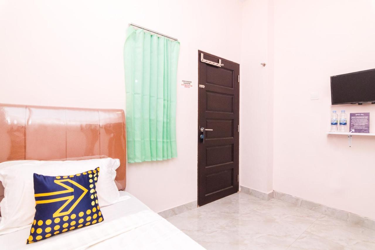 Oyo 1917 Mamora Homestay Batam Esterno foto