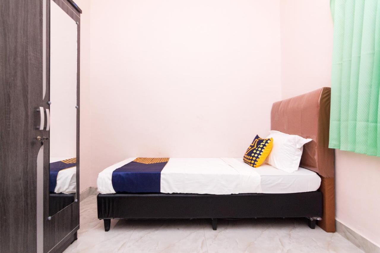 Oyo 1917 Mamora Homestay Batam Esterno foto